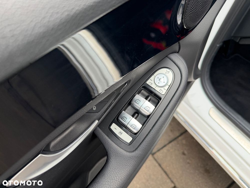 Mercedes-Benz Klasa C 160 Business Edition 9G-TRONIC - 24