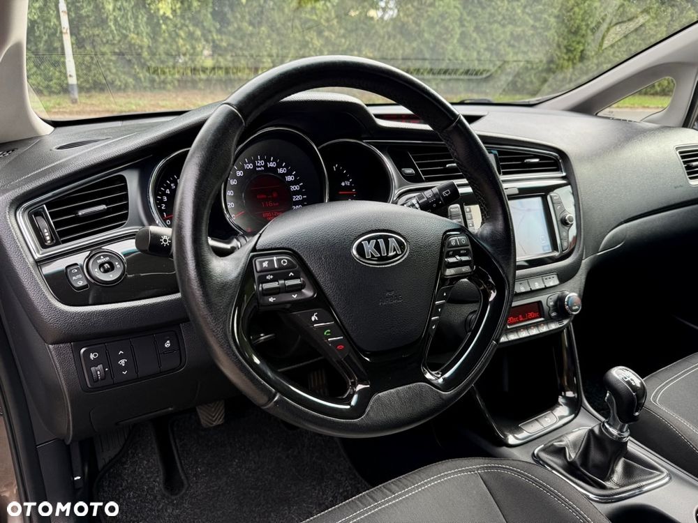 Kia Ceed 1.4 CVVT Dream Team Edition - 6