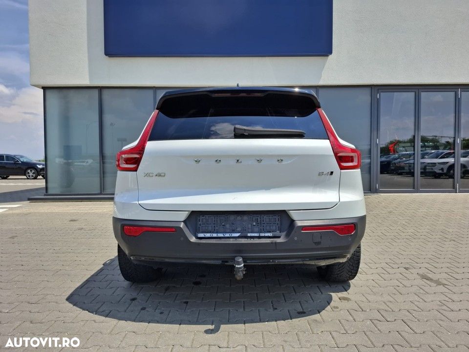 Volvo XC 40 B4 AT8 AWD Mild Hybrid R-Design - 6