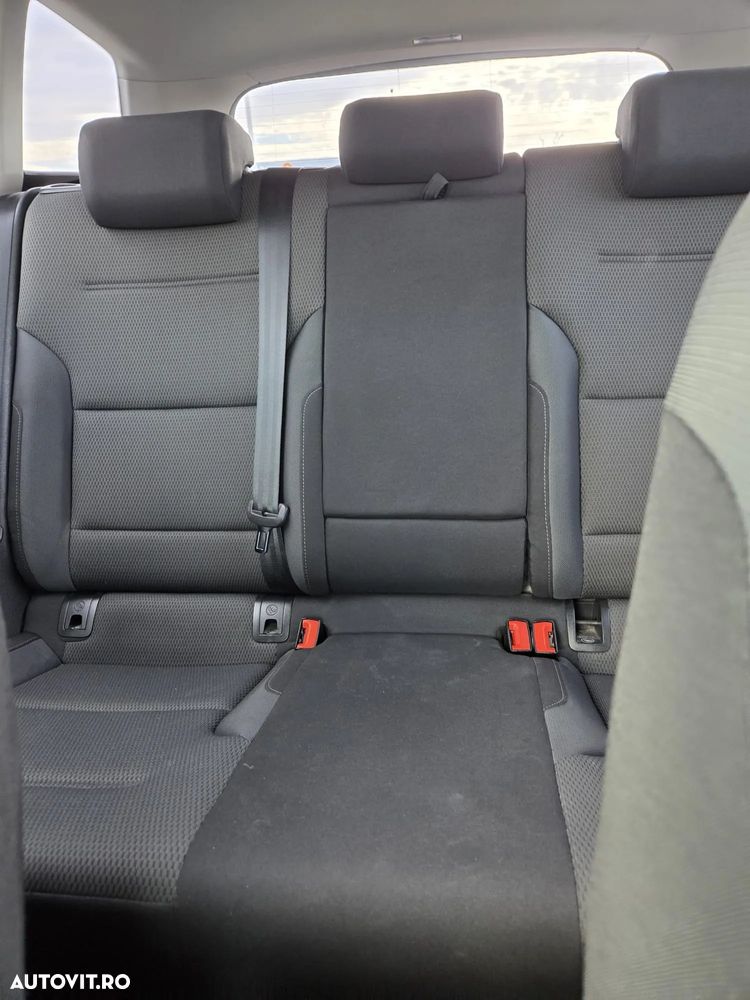 Volkswagen Golf 1.6 TDI Comfortline - 10