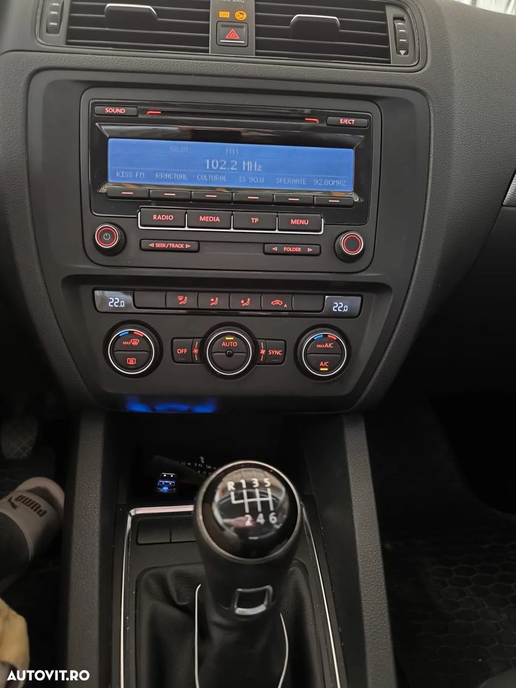 Volkswagen Jetta 1.2 TSI Comfortline - 4