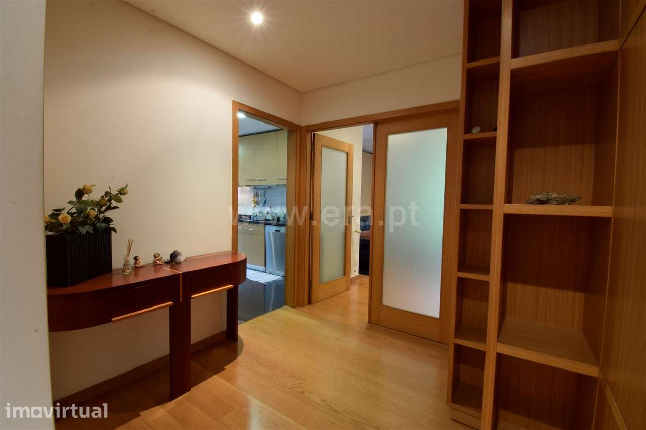 Apartamento T2 em Faria Guimarães com Garagem e Excelentes Acessos - Grande imagem: 3/13