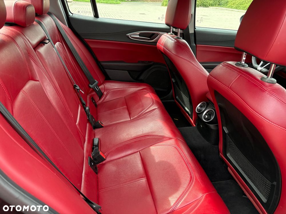 Alfa Romeo Giulia 2.2 D Turbo Super - 17