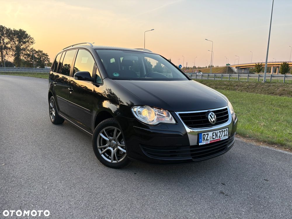 Volkswagen Touran - 9