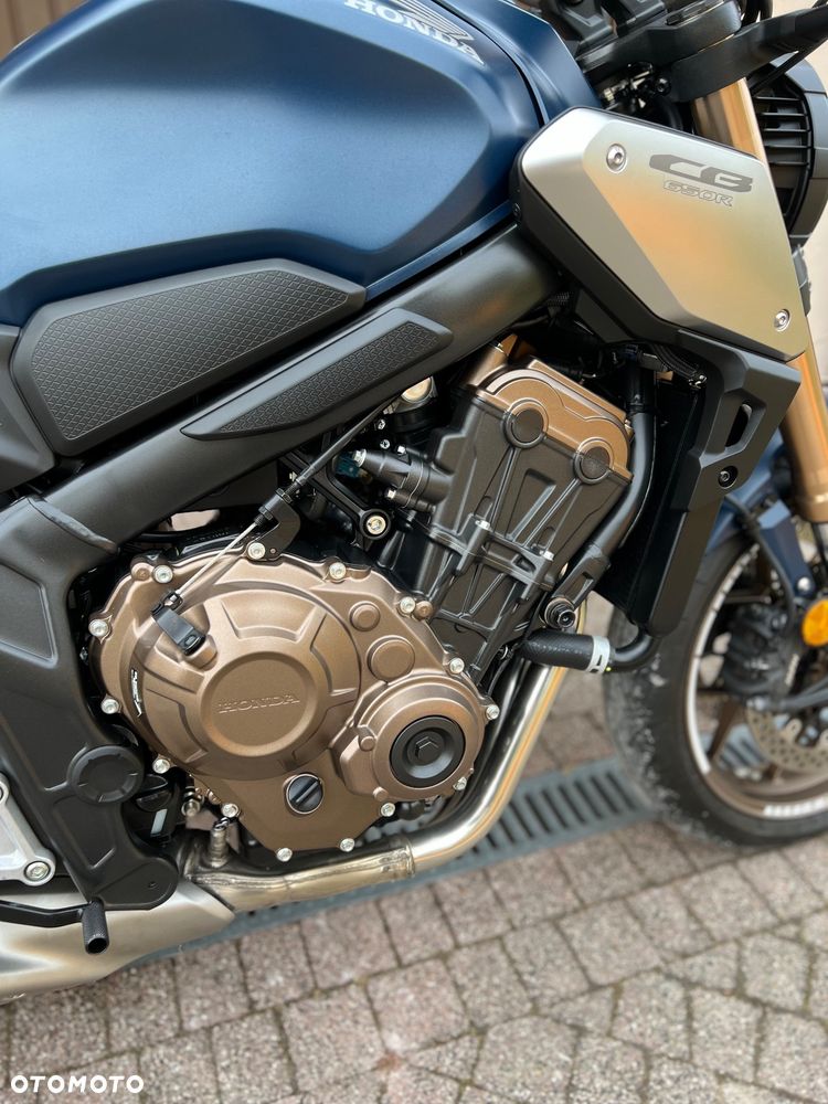 Honda CB - 12