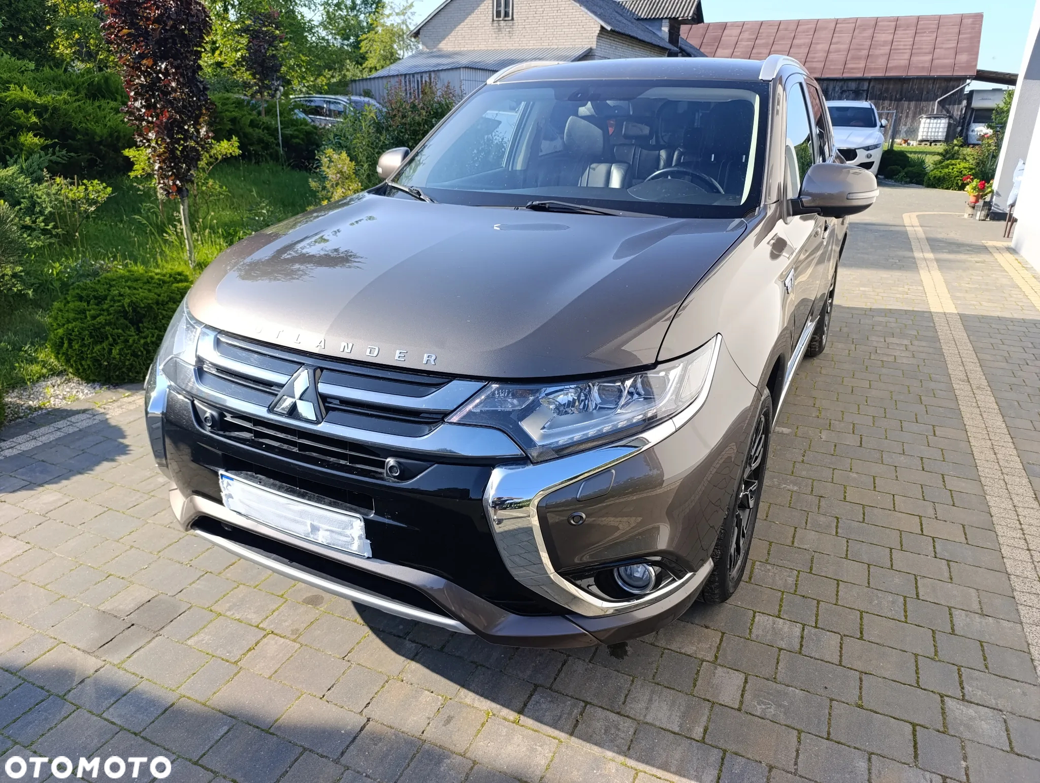 Mitsubishi Outlander 2.0 4WD Plug-In Hybrid Top - 10