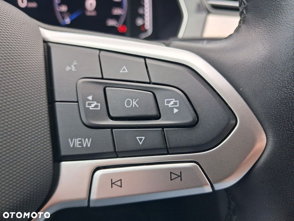 Volkswagen Passat - 25