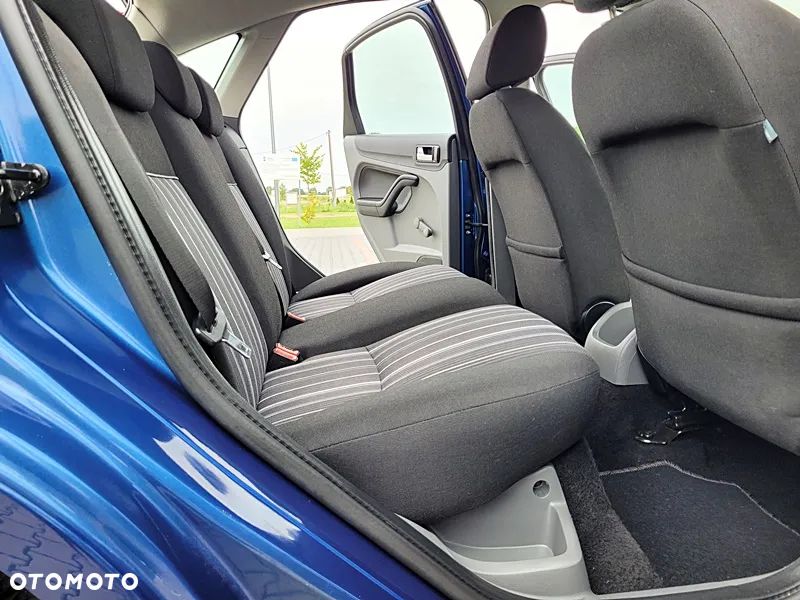 Ford Focus 1.6 16V Ambiente - 35