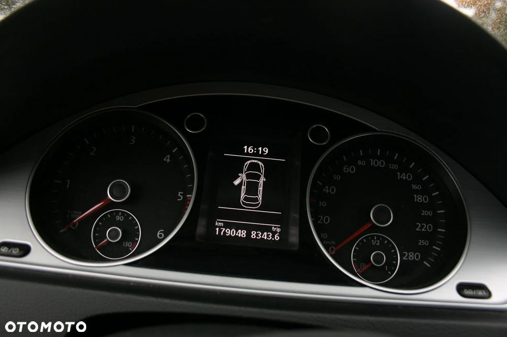 Volkswagen Passat CC - 23