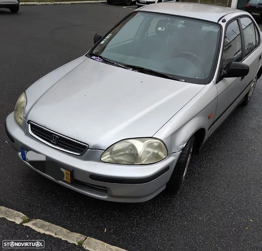 Honda Civic 1.5i LS - 2