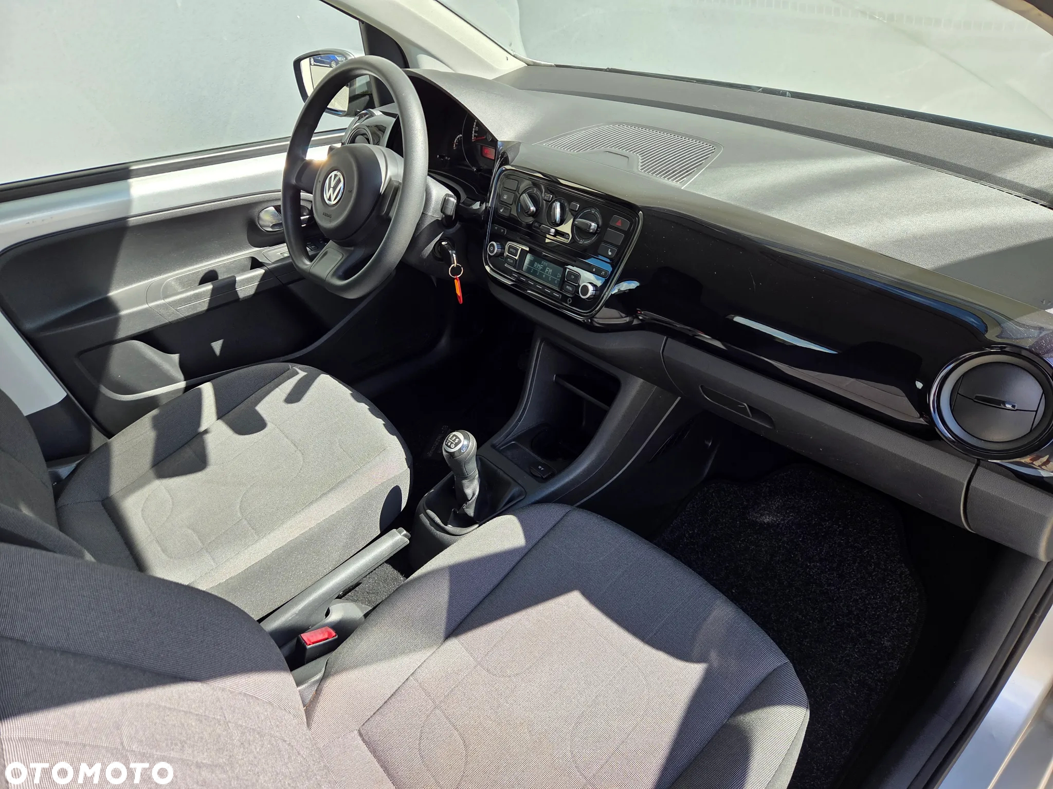 Volkswagen up! - 10