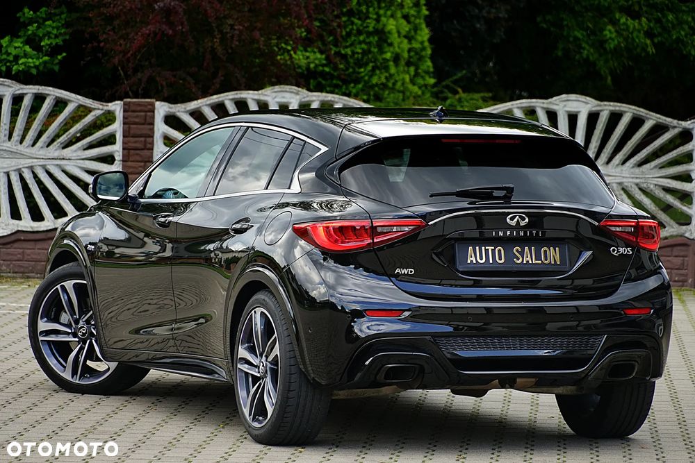 Infiniti Q30 2.0t DCT AWD Sport City Black - 17