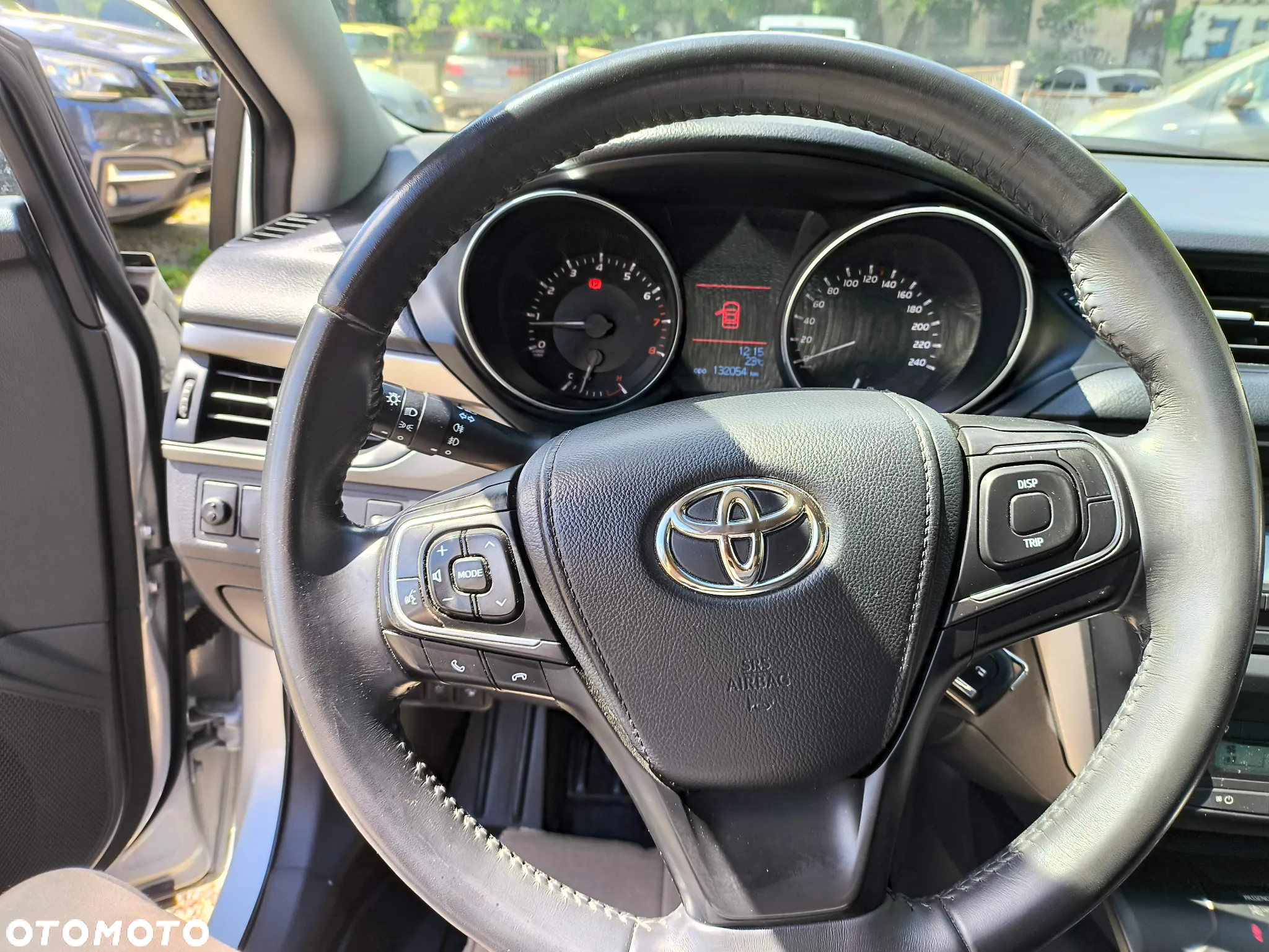 Toyota Avensis 1.8 Active - 14
