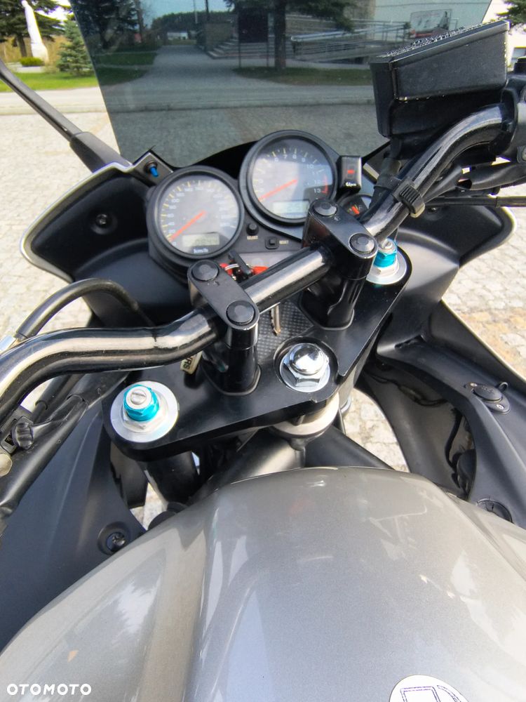 Yamaha FZS - 6