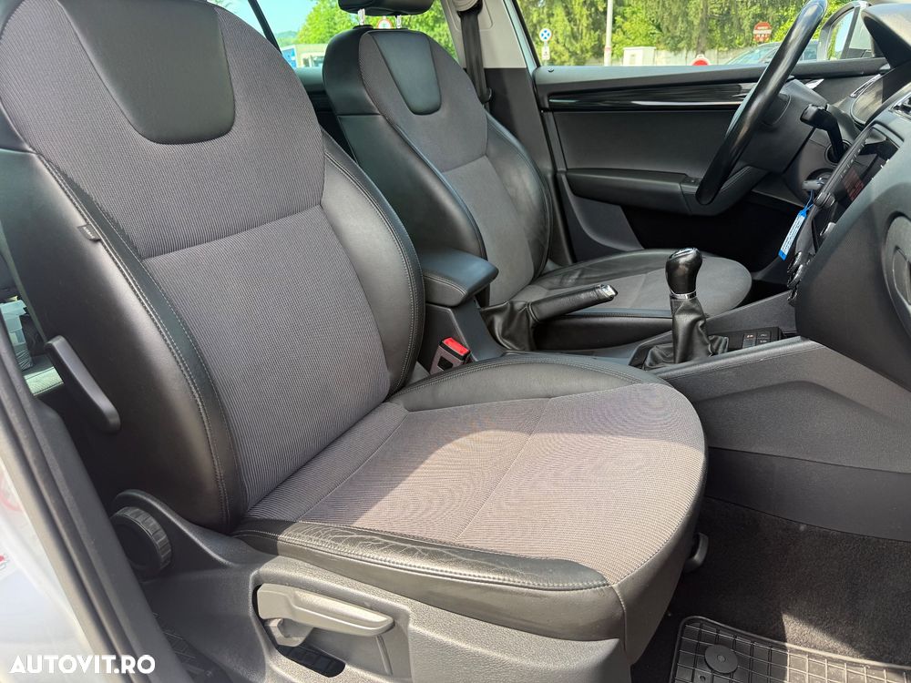 Skoda Octavia 2.0 TDI Premium Edition - 9