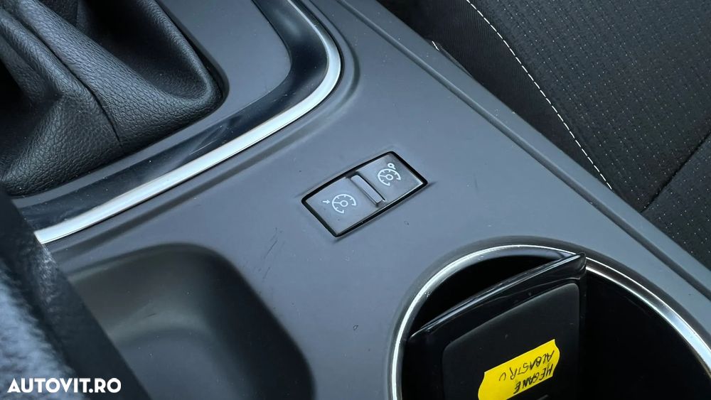 Renault Megane BLUE dCi 115 EDC BUSINESS EDITION - 11