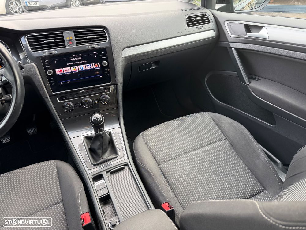 VW Golf 1.0 TSI Confortline - 11