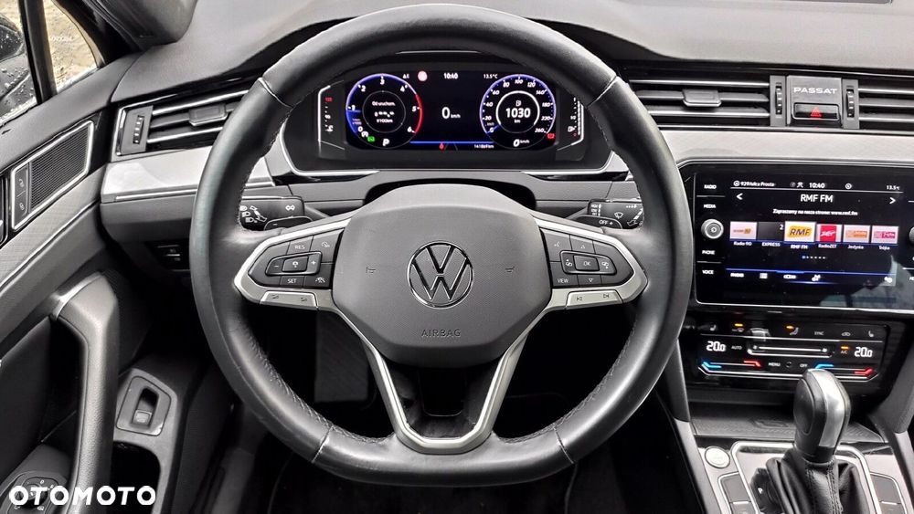 Volkswagen Passat - 13