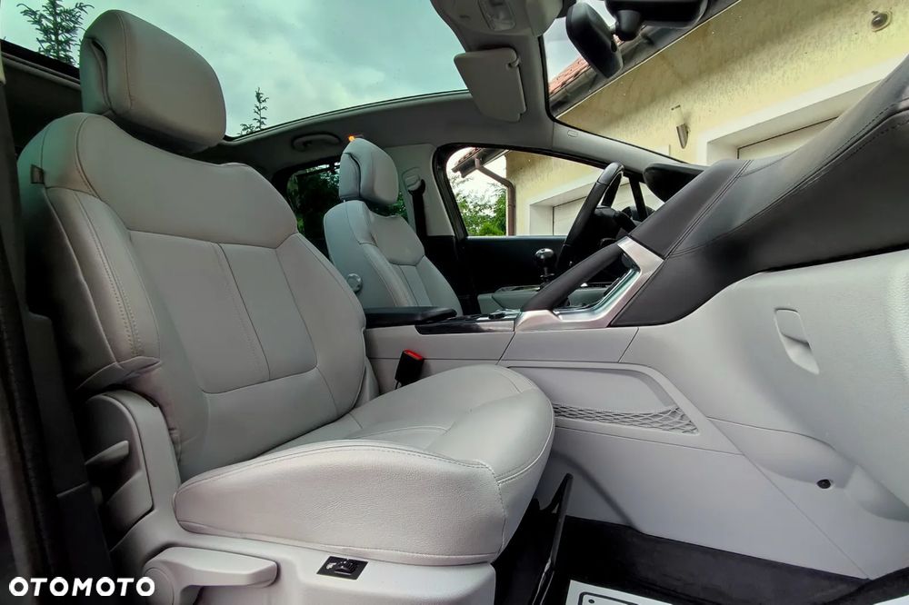 Peugeot 3008 1.6 Premium - 16