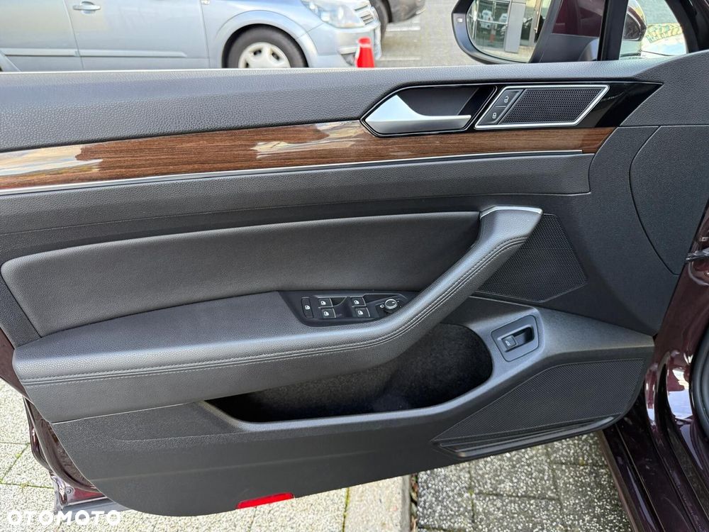 Volkswagen Passat - 19