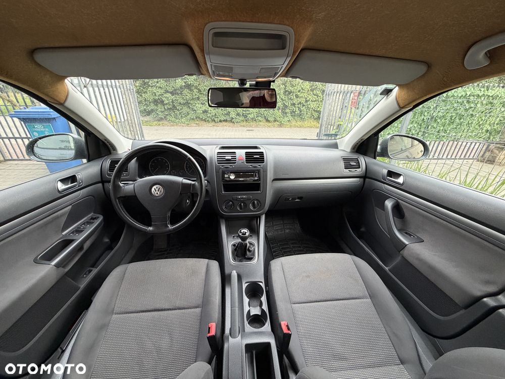 Volkswagen Jetta 1.6 Trendline - 12
