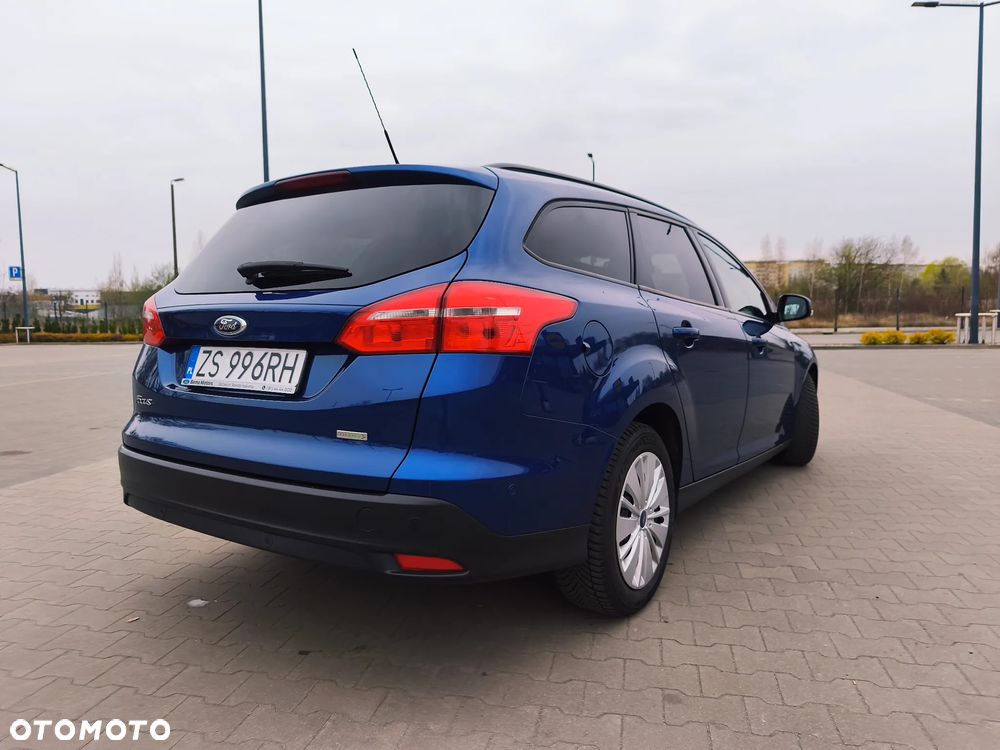 Ford Focus 1.0 EcoBoost Titanium - 4