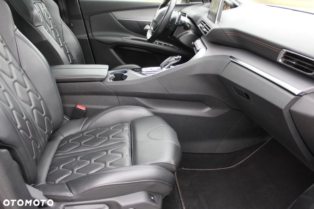 Peugeot 3008 Hybrid4 300 e-EAT8 GT - 9