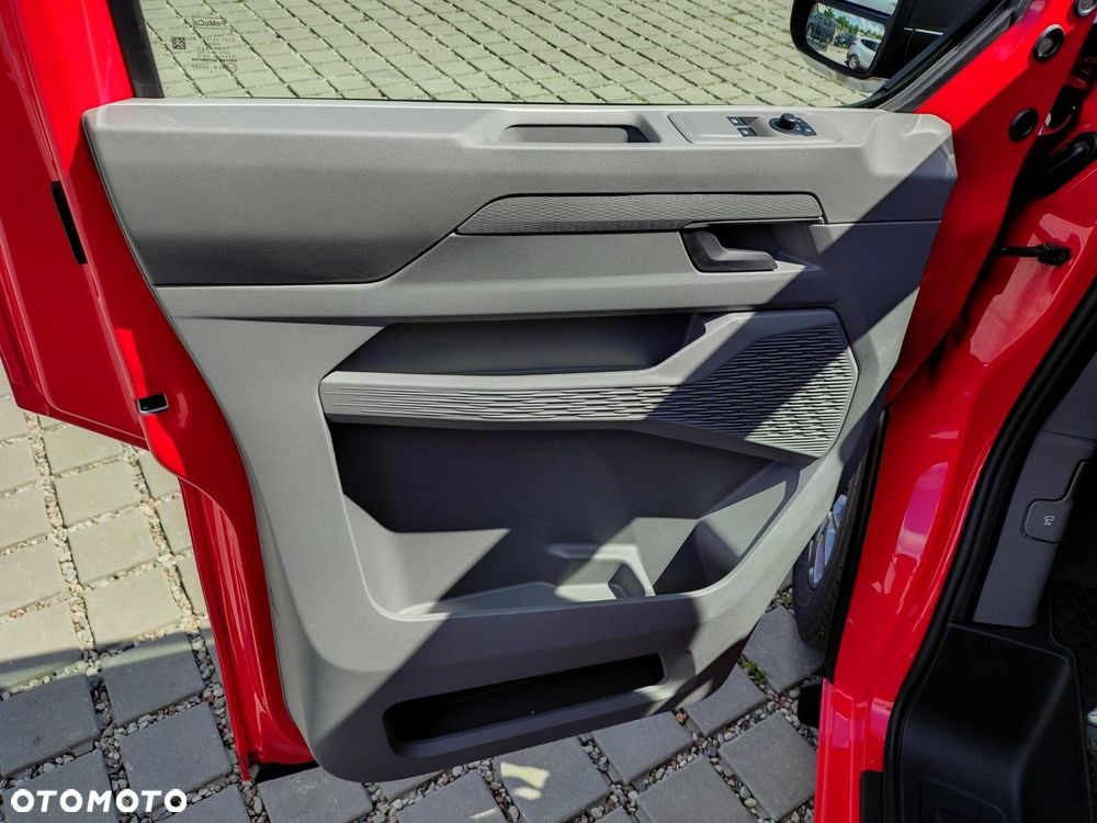 Volkswagen Caravelle 2,0 l TDI 150 KM / skrzynia biegów: 6-biegowa manualna rozstaw osi: 3500 mm - 10