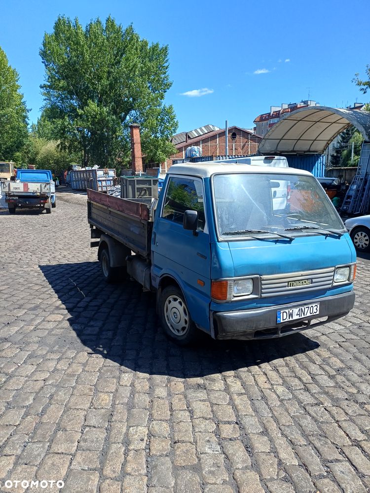 Mazda E 2200 - 8