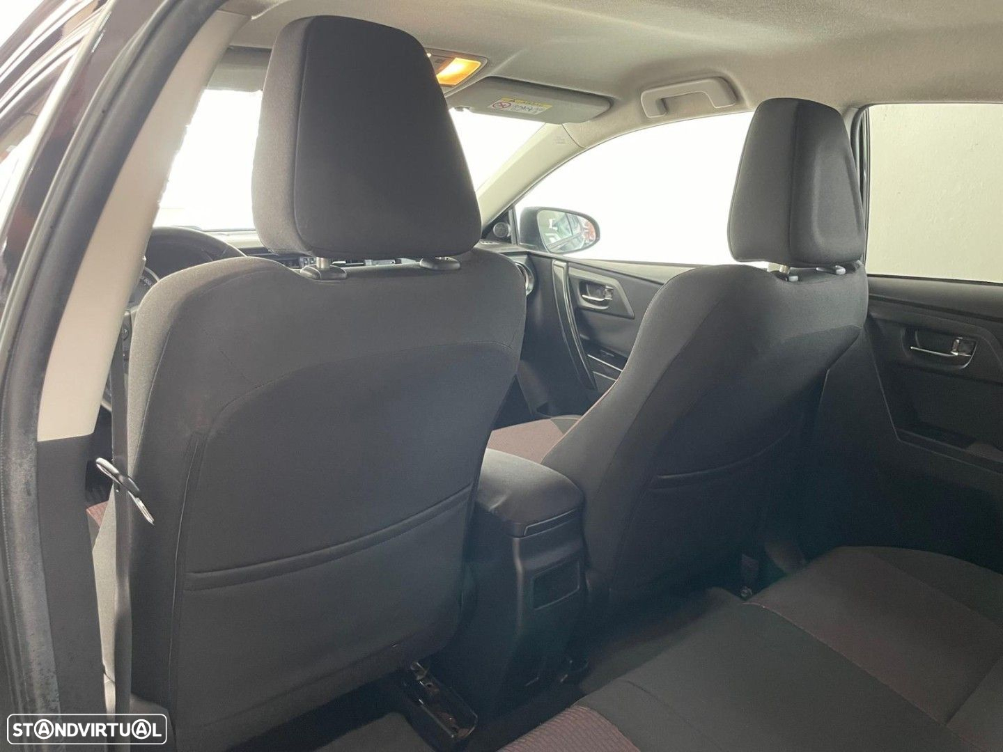 Toyota Auris 1.4 D-4D Exclusive+P.Sport - 22