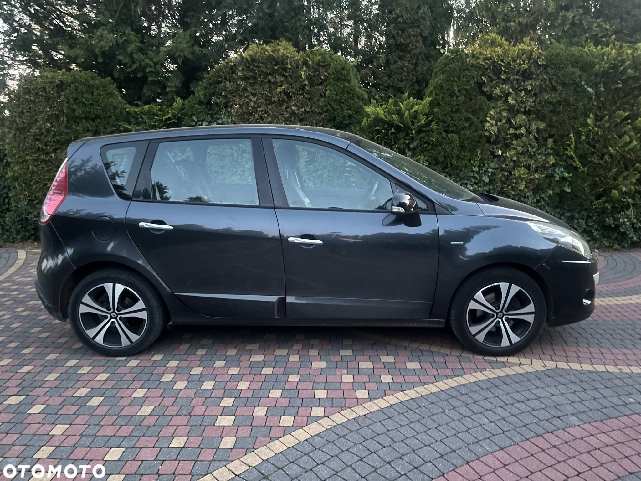Renault Scenic 2.0 16V 140 CVT Bose Edition - 1