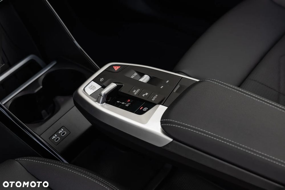 BMW Seria 2 220i mHEV Luxury Line - 23