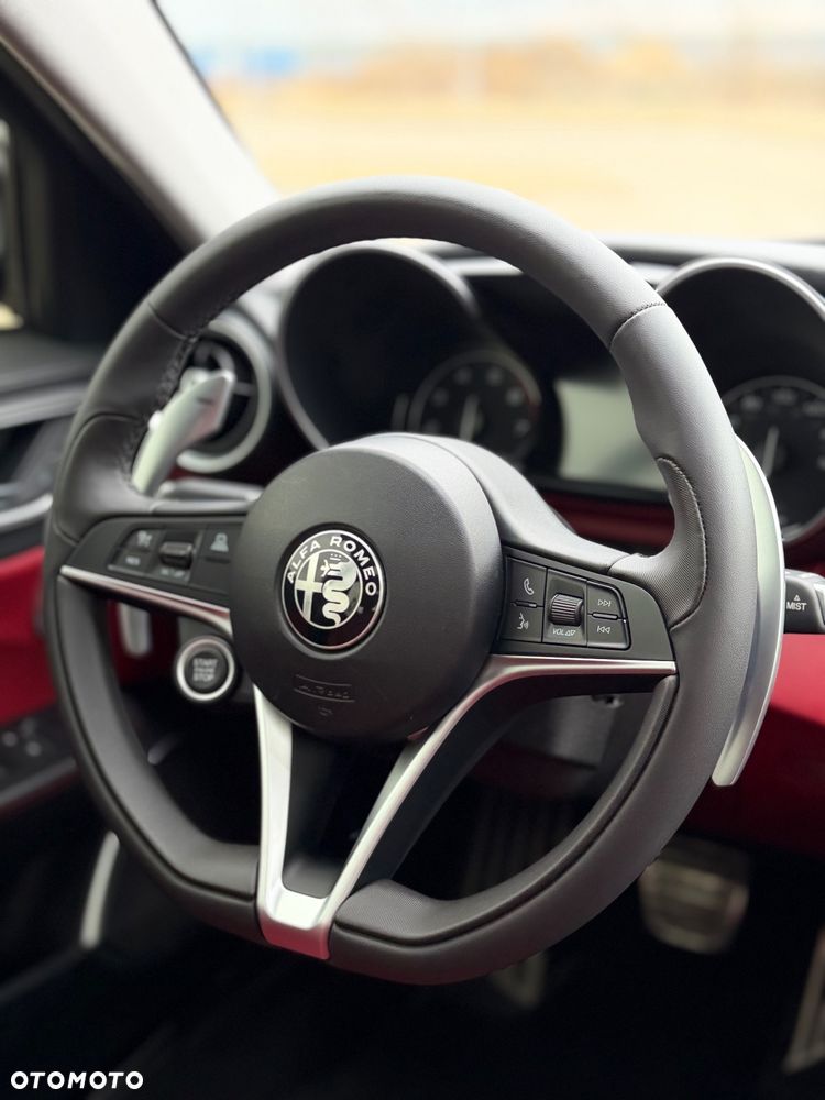 Alfa Romeo Giulia 2.0 Turbo Veloce - 11