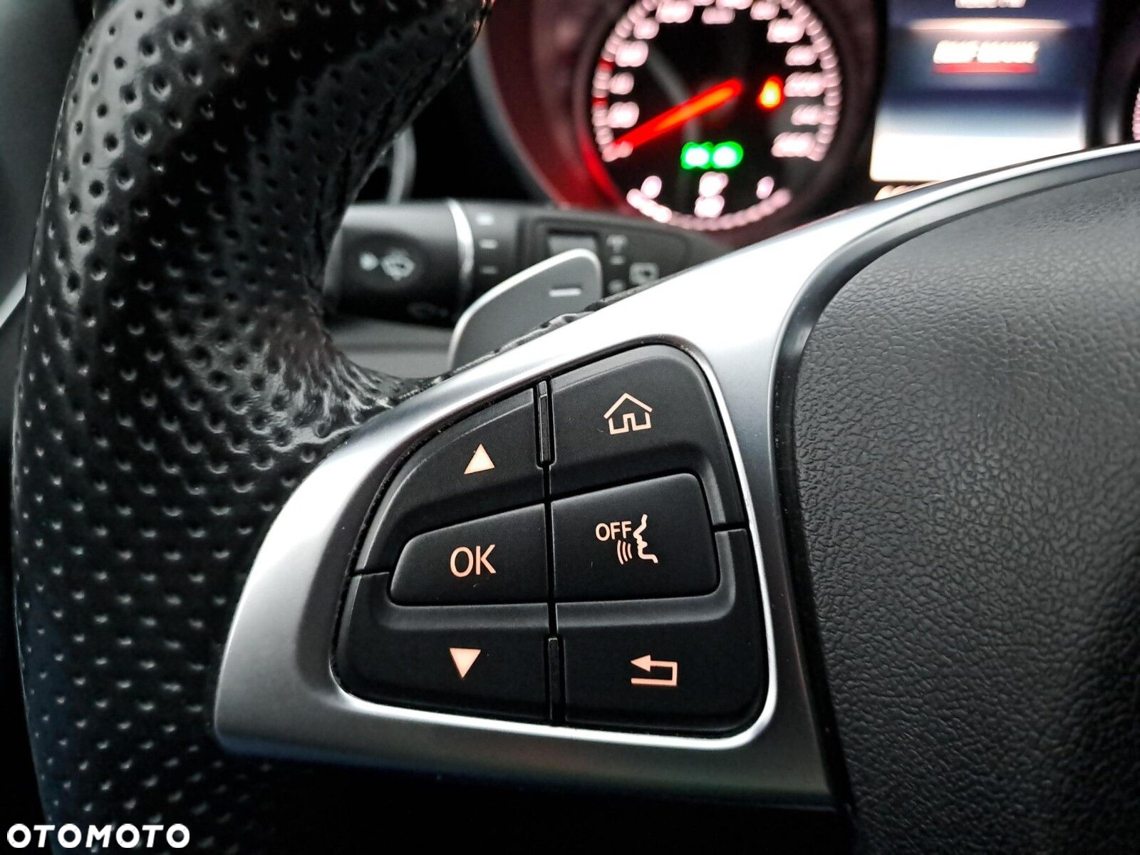 Mercedes-Benz Klasa C 200 4-Matic 7G-TRONIC - 15