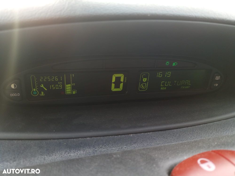 Citroën Xsara Picasso 1.6 HDi FAP Confort - 7