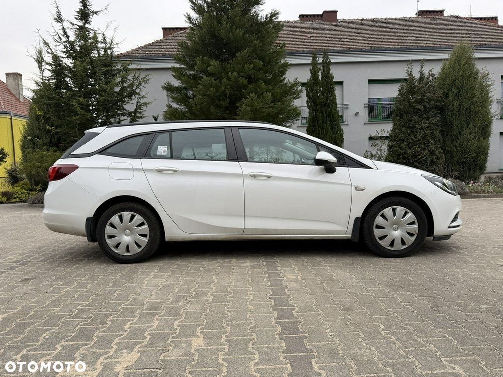 Opel Astra 1.6 CDTI Essentia - 25