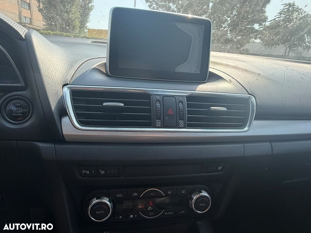 Mazda 3 - 6