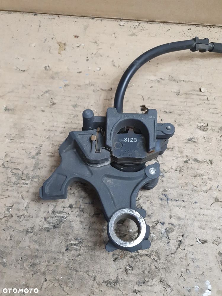 SUZUKI GSX-R 600 750 K8 K9 L0 ZACISK HAMULCOWY TYŁ + MOCOWANIE - 3