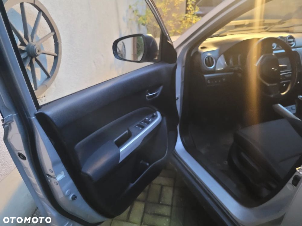 Suzuki Vitara 1.6 Comfort 2WD - 7
