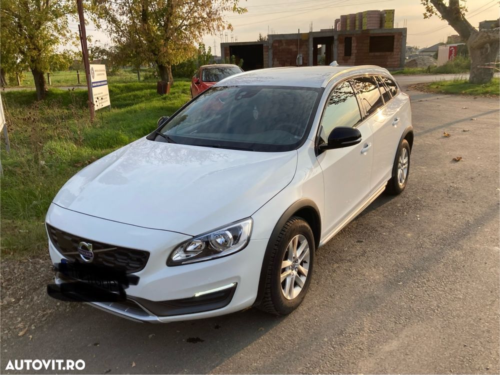 Volvo V60 Cross Country D3 Geartronic Momentum - 1