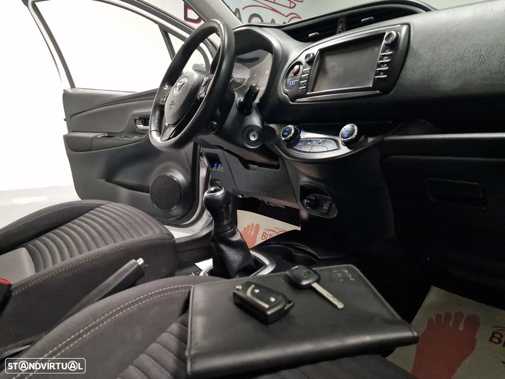 Toyota Yaris 1.0 VVT-i Comfort+P.Style - 4