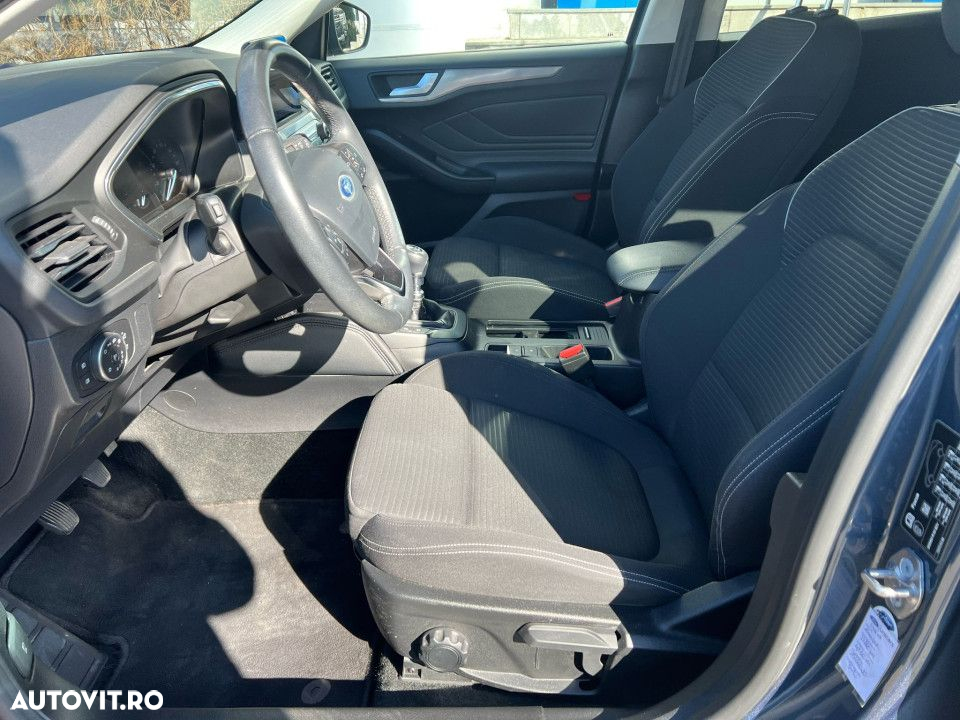 Ford Focus - 8