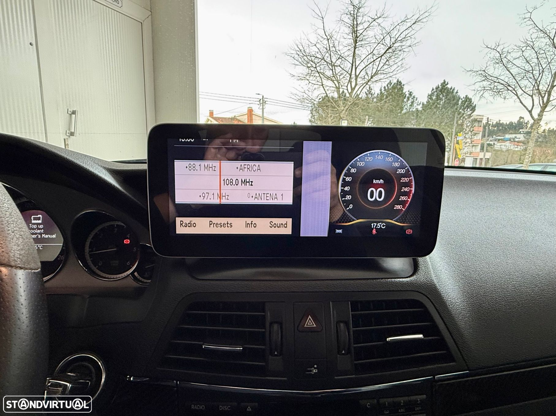 Mercedes-Benz E 220 CDi Avantgarde BlueEfficiency - 29