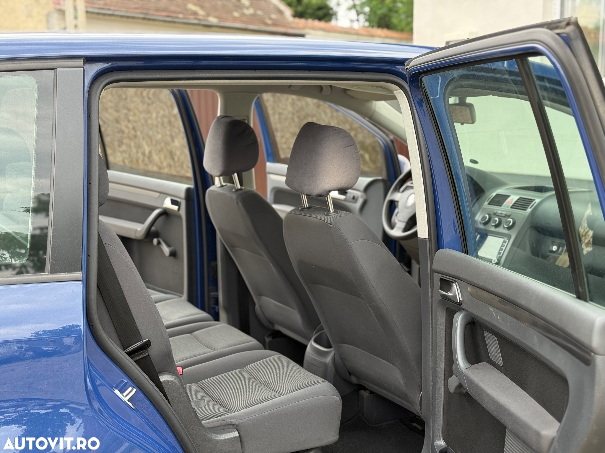 Volkswagen Touran 1.9 TDI Highline - 8