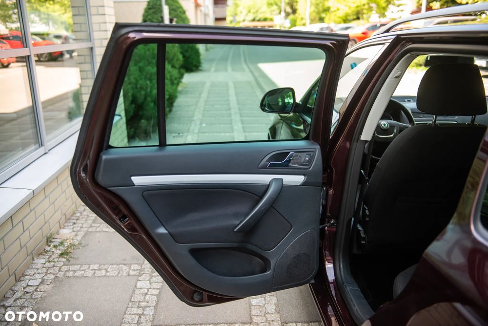 Skoda Octavia 1.4 TSI DSG IMPULS EDITION - 18