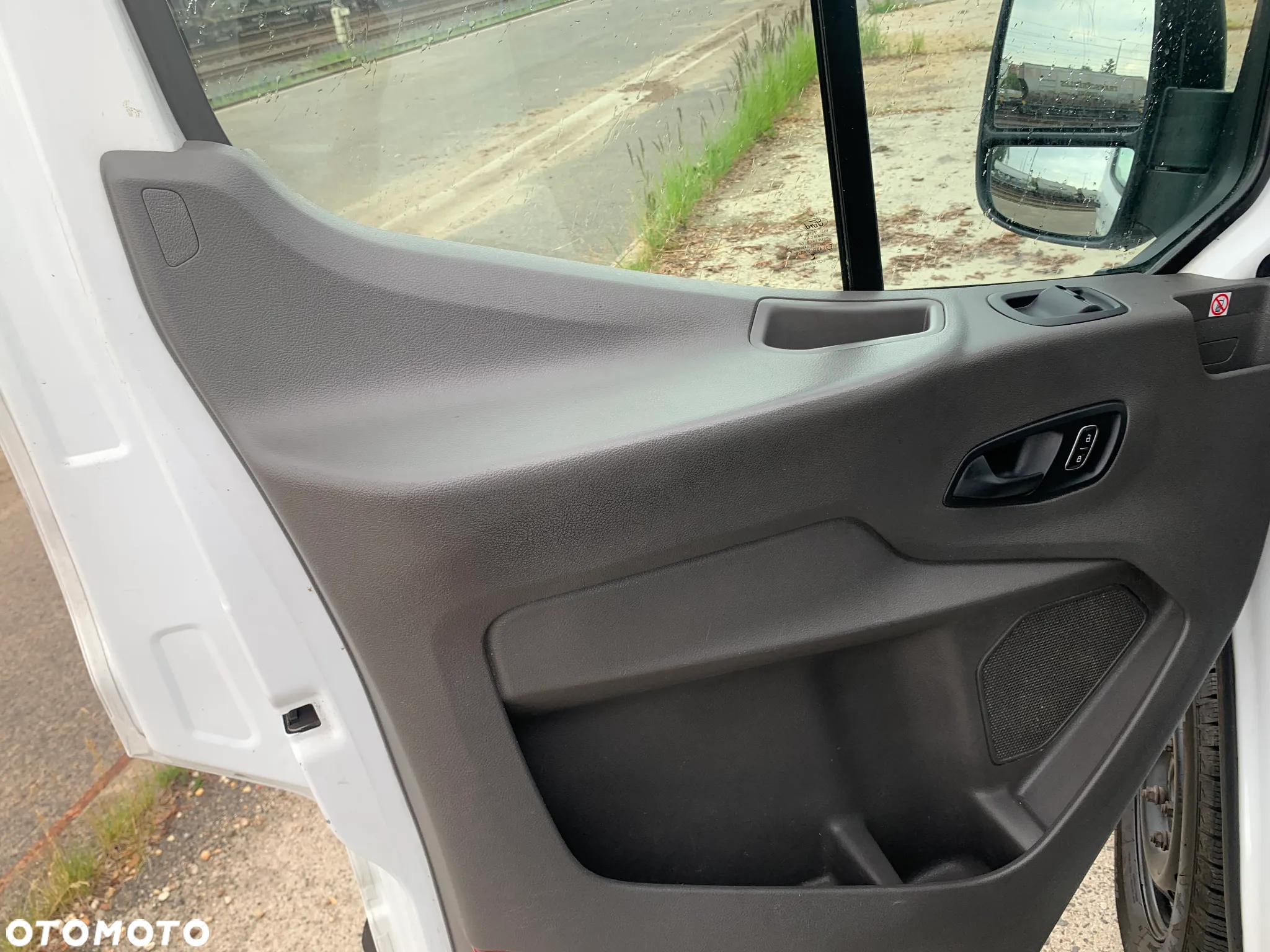 Ford Transit - 12