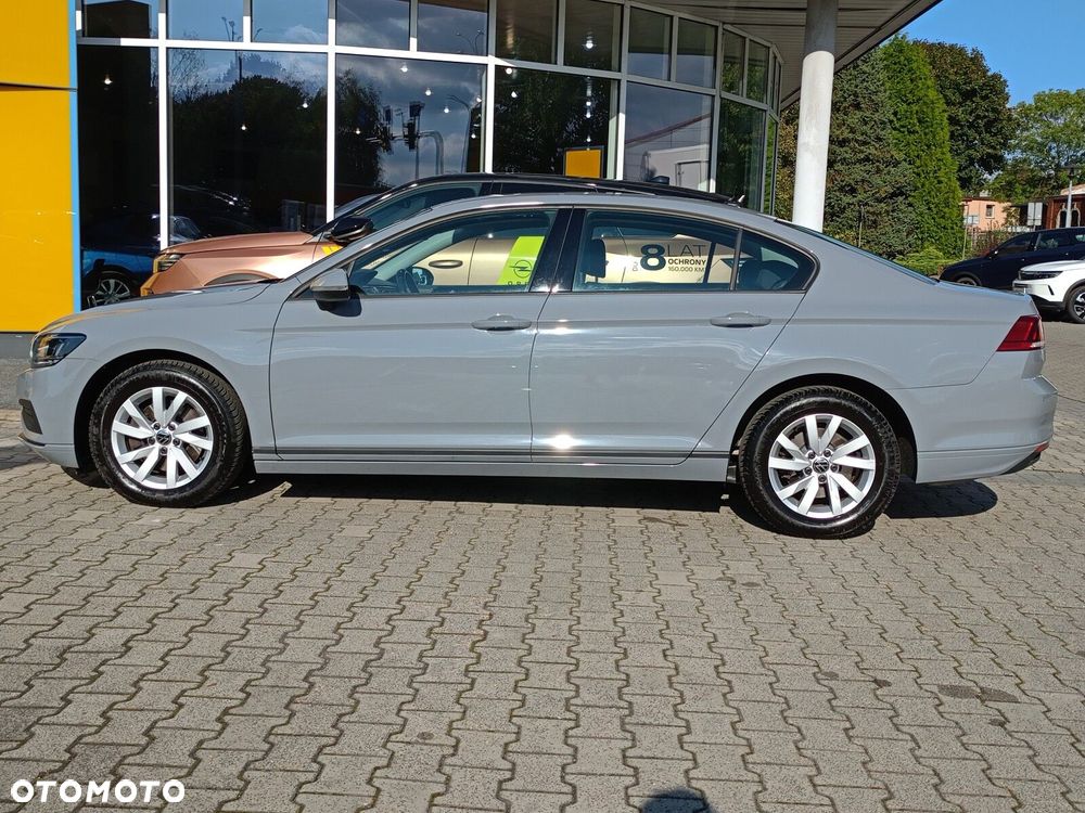 Volkswagen Passat - 2