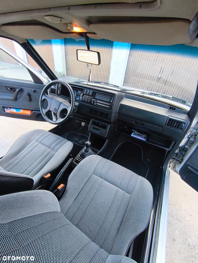 Volkswagen Golf 1.3 CL - 8