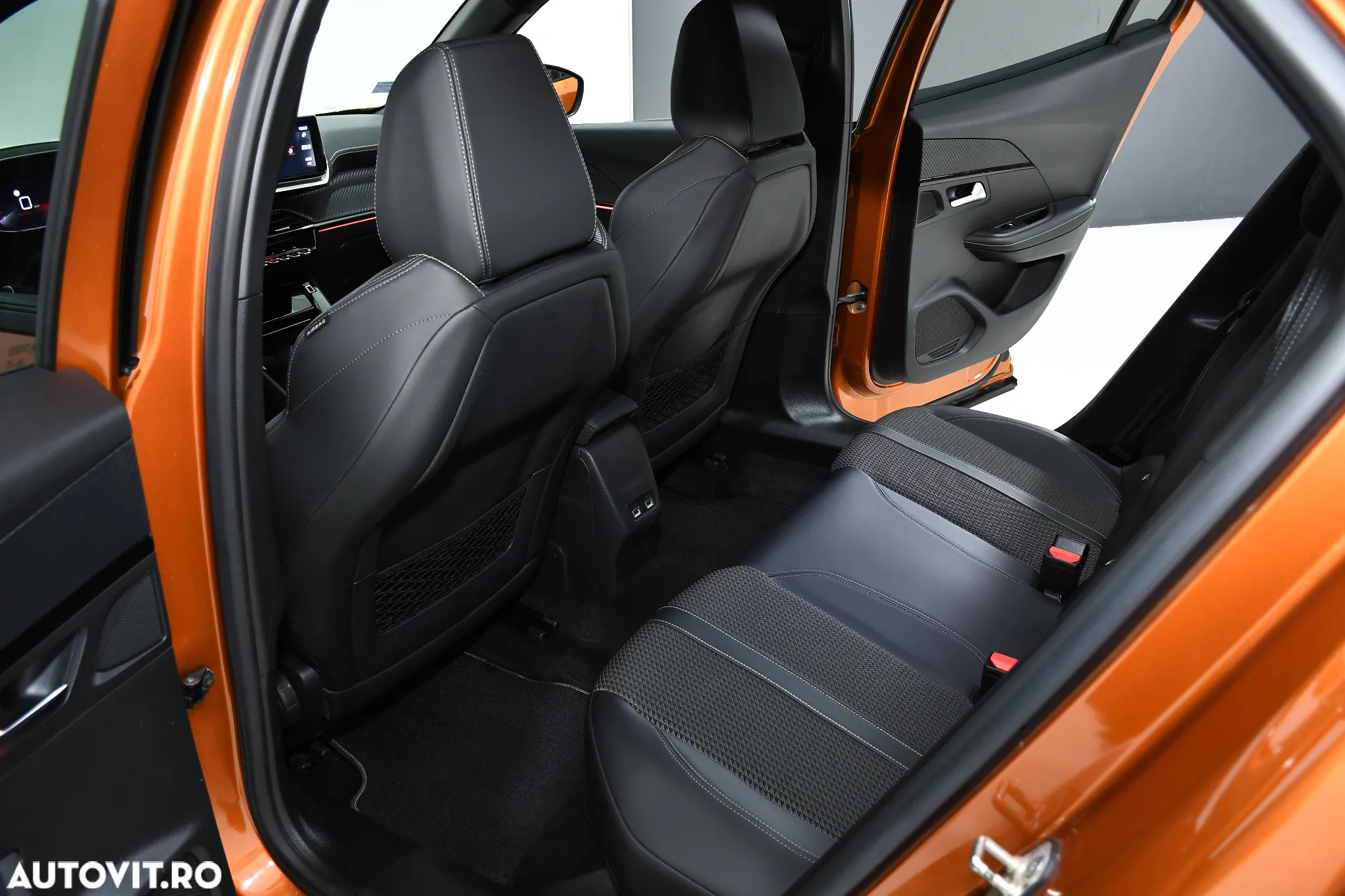 Peugeot 2008 PureTech 130 EAT8 GT Pack - 15