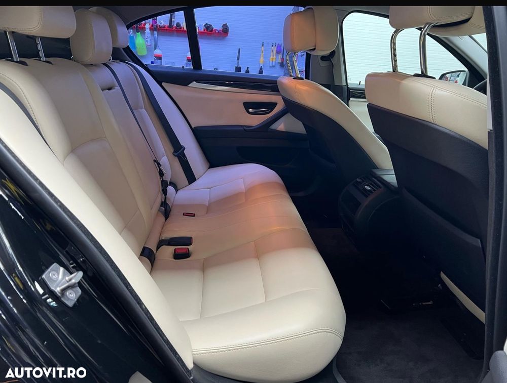 BMW Seria 5 525d xDrive Touring - 8